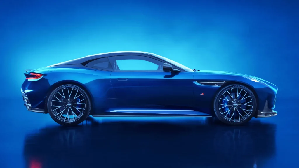 Aston Martin DB12 S