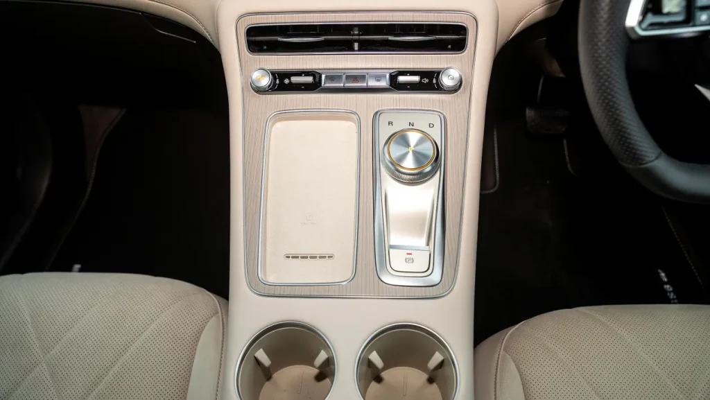MG S6 EV