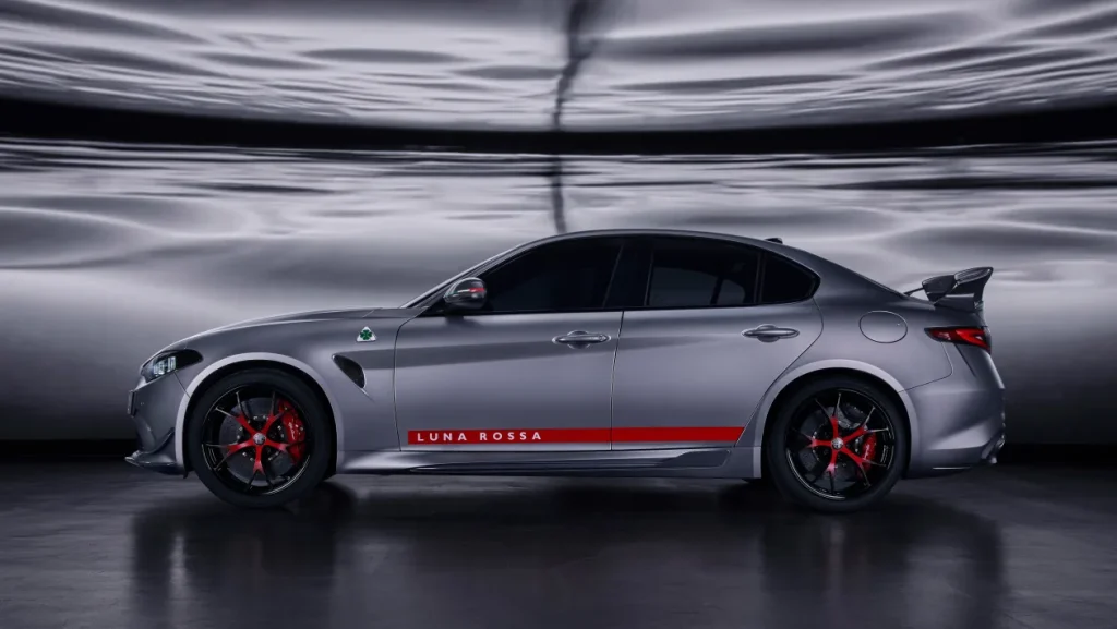 Alfa Romeo Giulia Quadrifoglio Luna Rossa