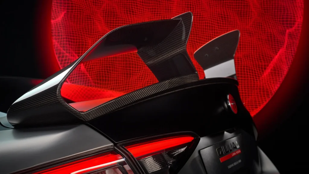 Alfa Romeo Giulia Quadrifoglio Luna Rossa