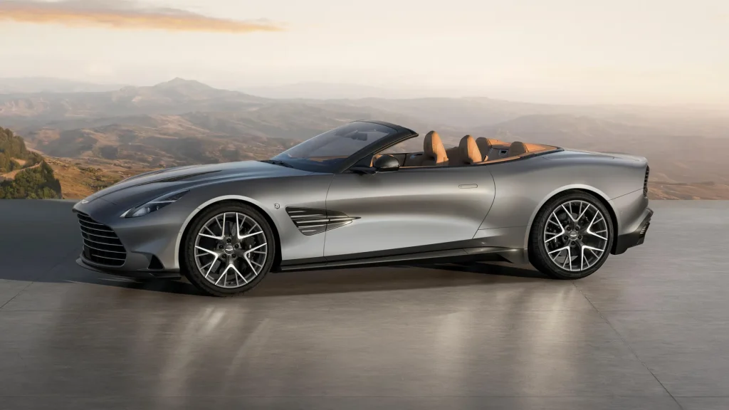 Aston Martin Vanquish 25