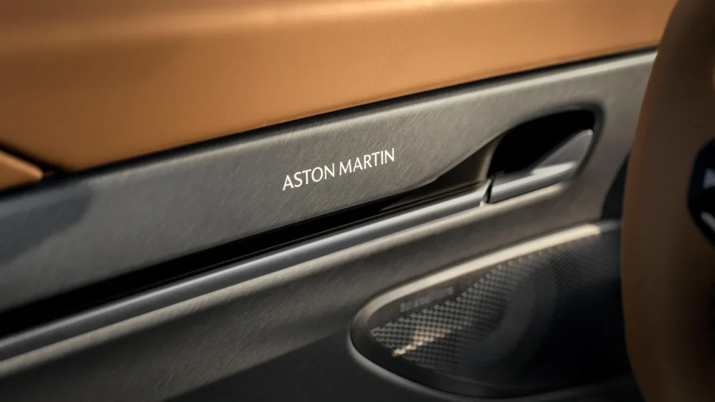 Aston Martin Vanquish 25