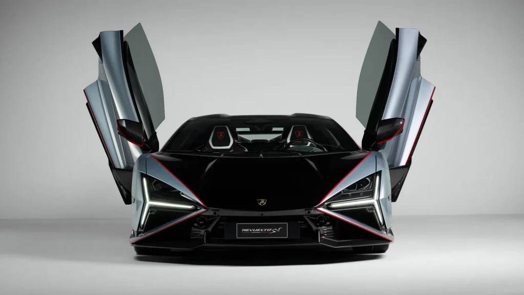 Lamborghini Revuelto SV
