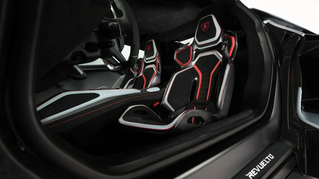 Lamborghini Revuelto SV