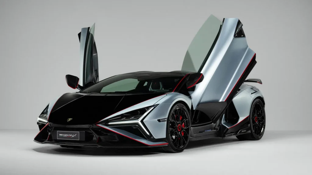 Lamborghini Revuelto SV