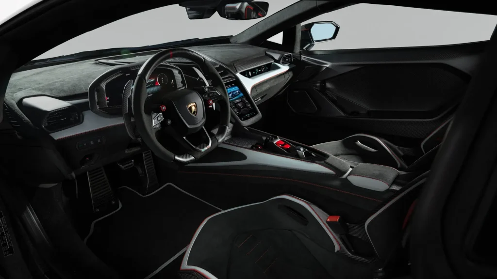 Lamborghini Revuelto SV