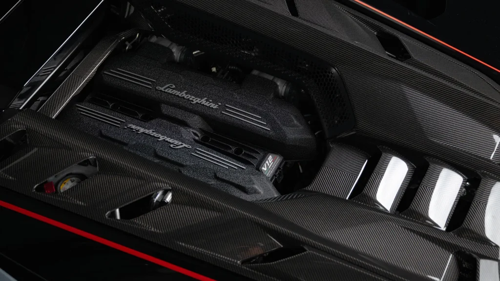 Lamborghini Revuelto SV