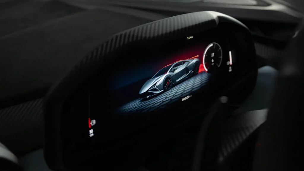 Lamborghini Revuelto SV