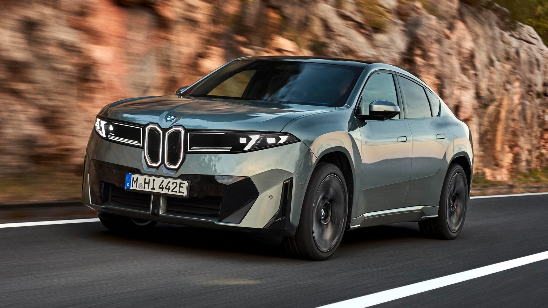 BMW iX4