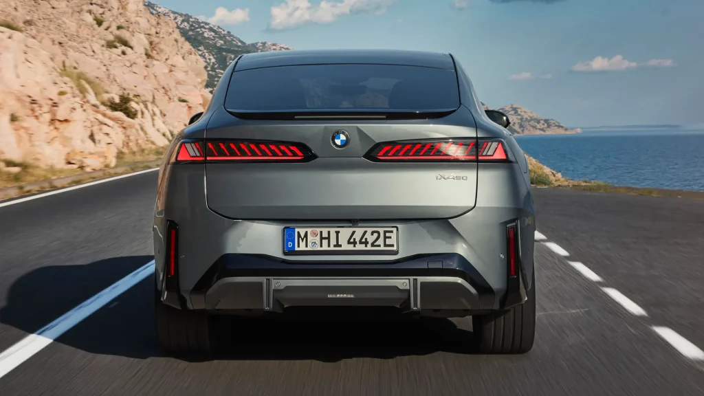 BMW iX4