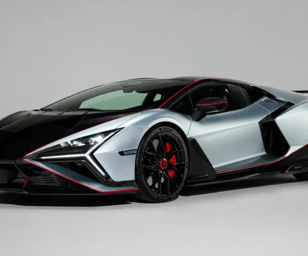 Lamborghini Revuelto SV