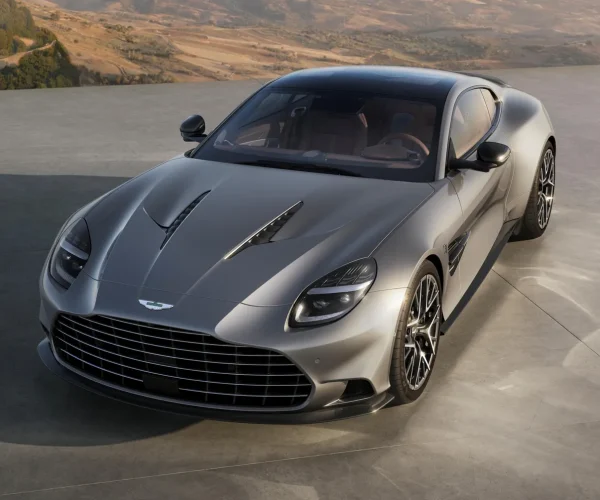 Aston Martin Vanquish 25