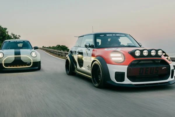 MINI i Deus Ex Machina