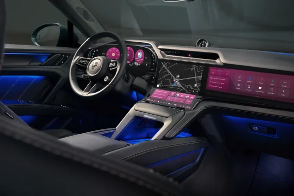 Novi Cayenne Electric pretvara interijer u digitalni lounge