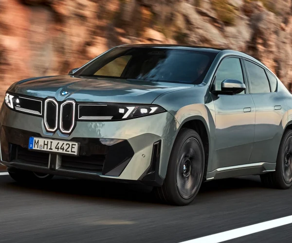 BMW iX4