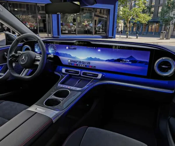 Mercedes C-Class EV interijer