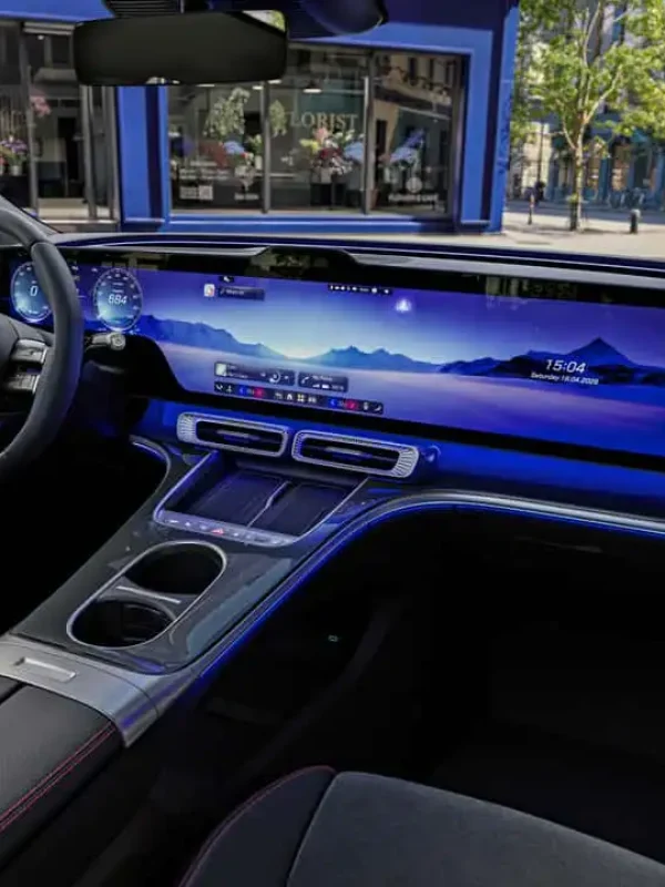 Mercedes C-Class EV interijer